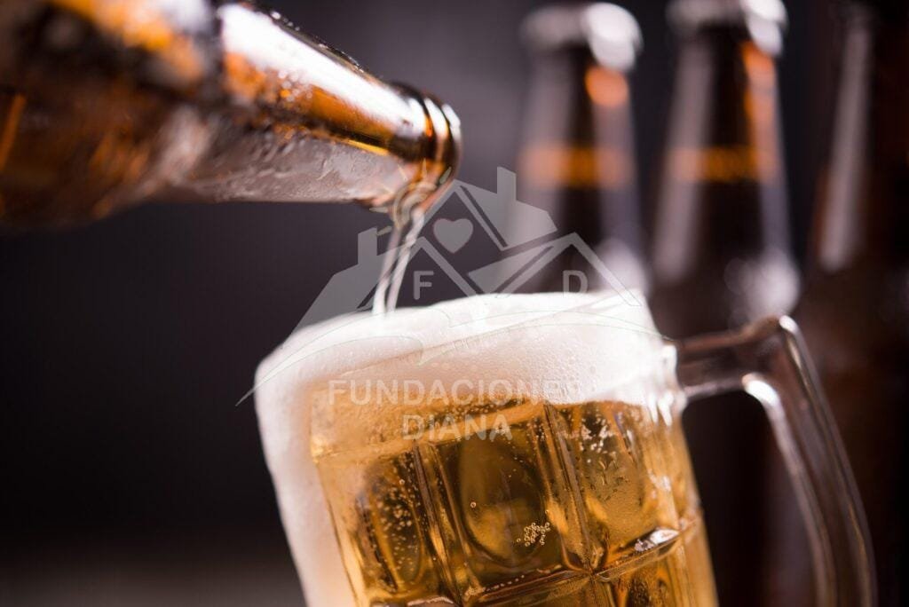 Así afecta el consumo de alcohol a tu bolsillo. Analizamos los gastos directos e indirectos asociados a esta práctica.