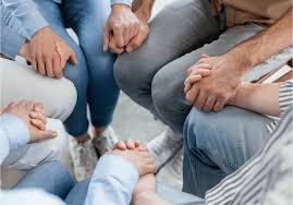 magen que representa la recuperación de adicciones, mostrando cómo todo obra para bien en el proceso, reflejando sanidad interior, esperanza y restauración emocional en el adicto y su familia.