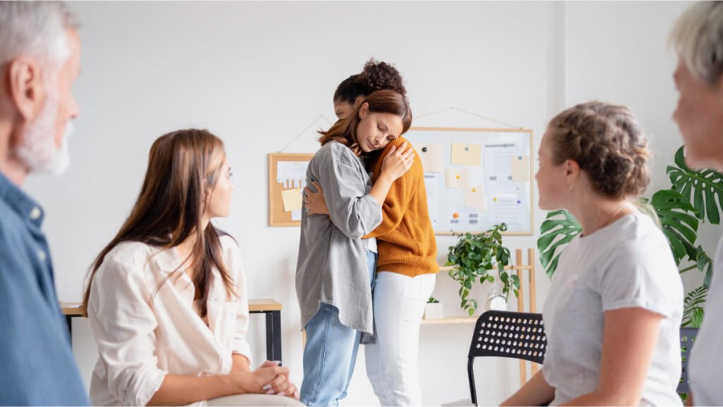 Emociones desbordadas en la recuperación de adicciones pueden afectar a la familia del adicto, pero aprender a manejarlas con conciencia fortalece la estabilidad emocional y el proceso de restauración.