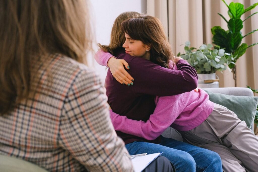 El enfoque en el proceso de las adicciones ayuda a la familia a dejar la comparación, recuperar la paz emocional y avanzar con mayor claridad hacia la sanidad interior.