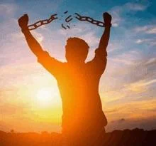 Romper las cadenas de la adicción es posible cuando decides levantarte con fe, activar tu fuerza interior y dar el primer paso con una vida restaurada y libre.